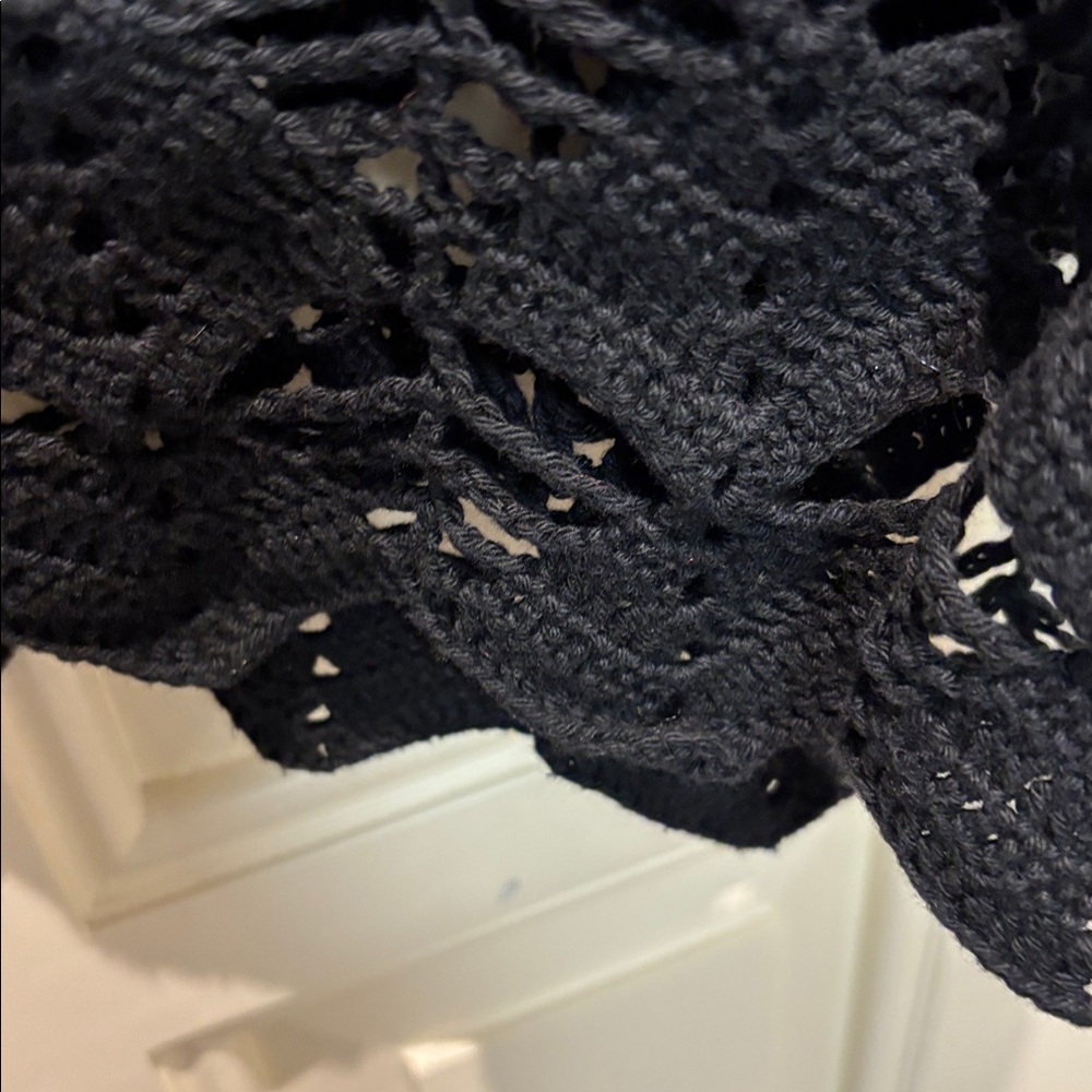 Crocheted top - Picture 3 of 3